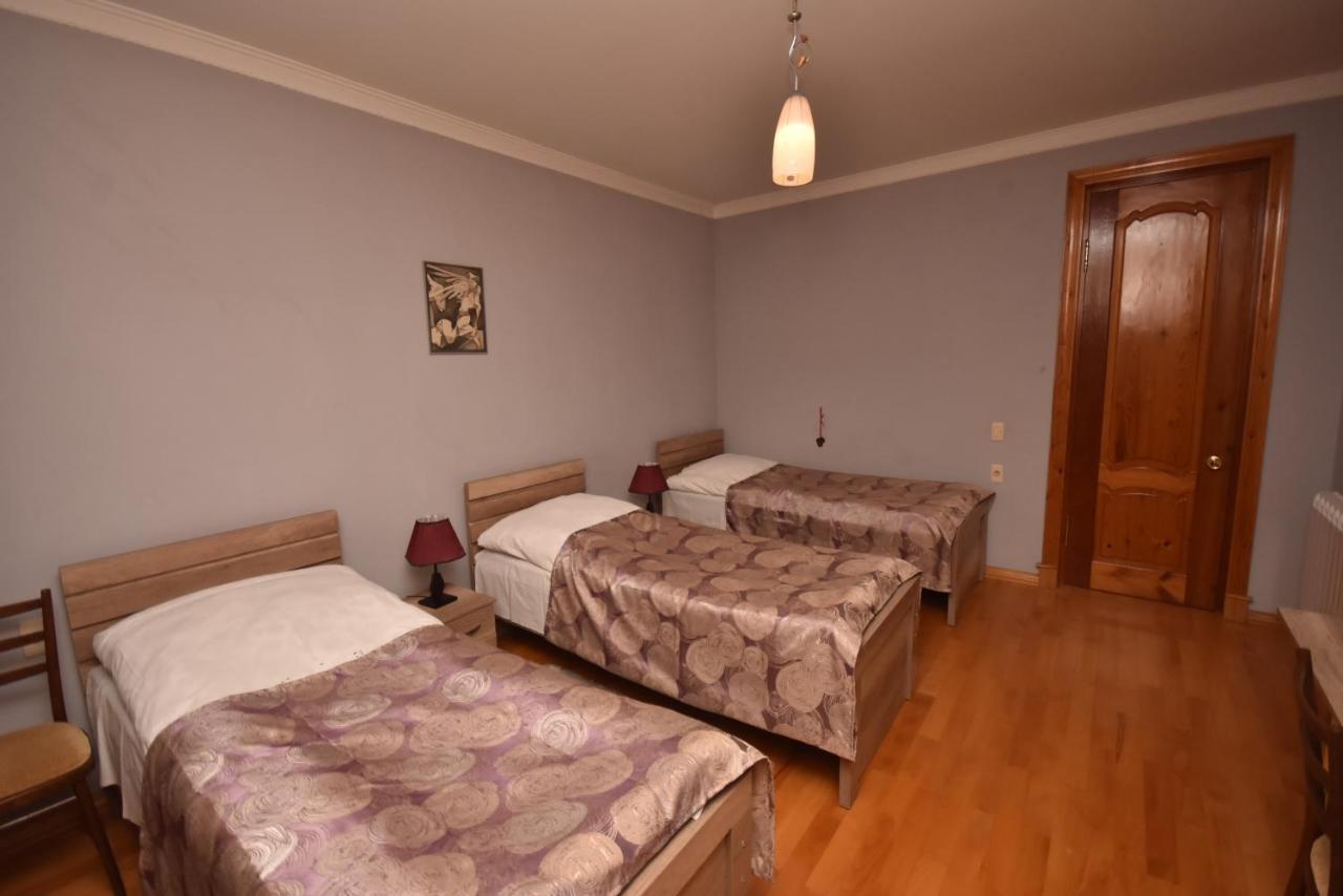 Guest House Green House Zugdidi Ngoại thất bức ảnh
