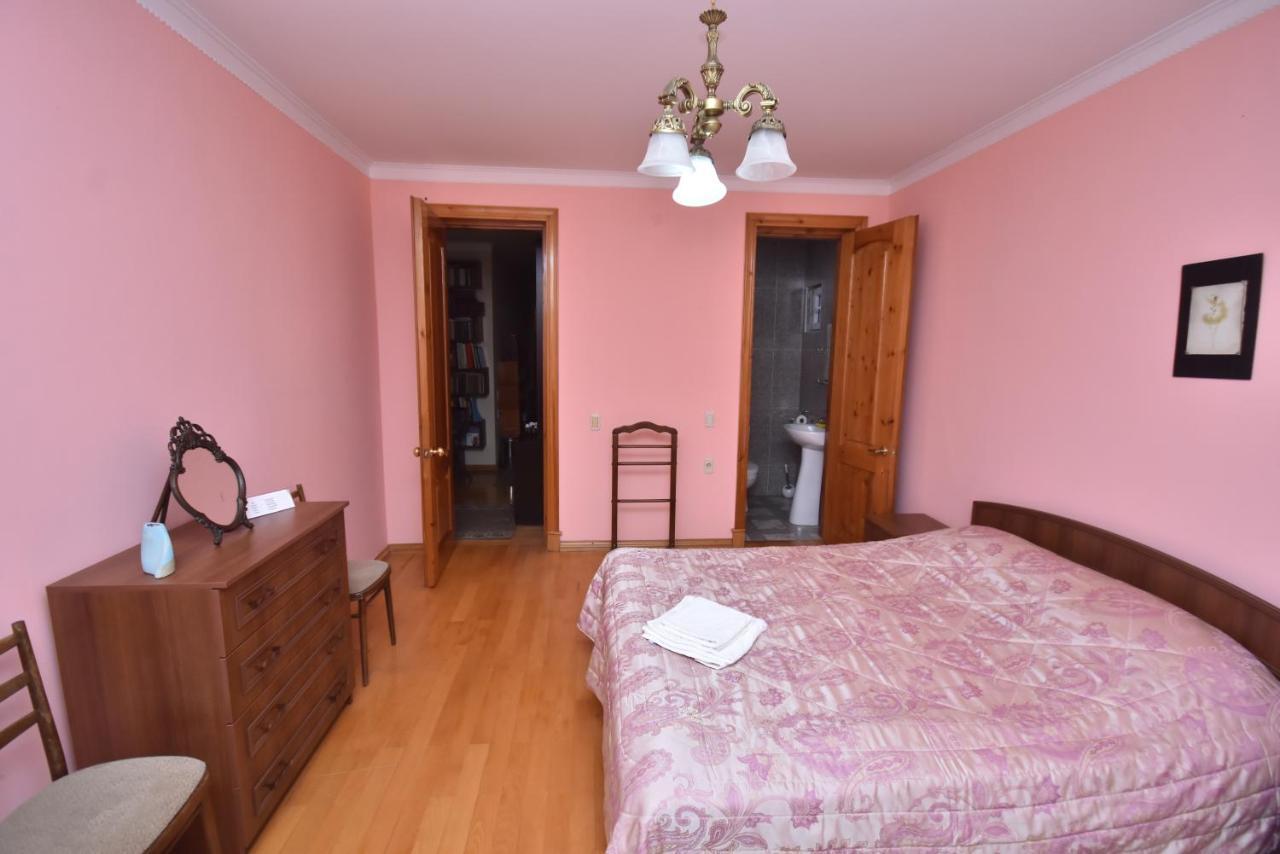 Guest House Green House Zugdidi Ngoại thất bức ảnh